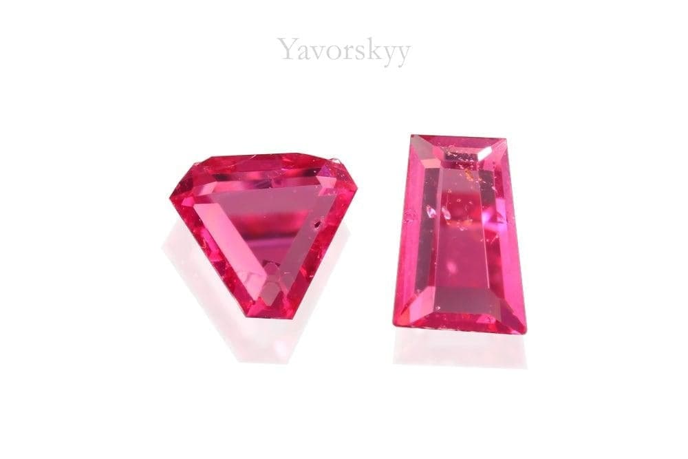 Pinkish-red spinel  0.17 carat front view picture