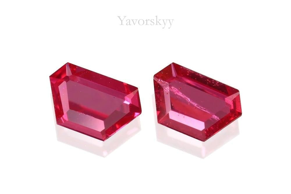 Photo of bottom view of pinkish-red spinel 0.27 ct matched pair