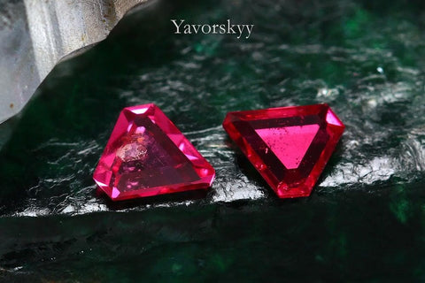 Top view photo of  pinkish-red spinel 0.27 carat pair