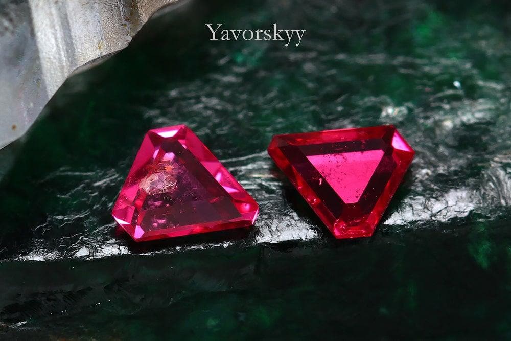 Top view photo of  pinkish-red spinel 0.27 carat pair