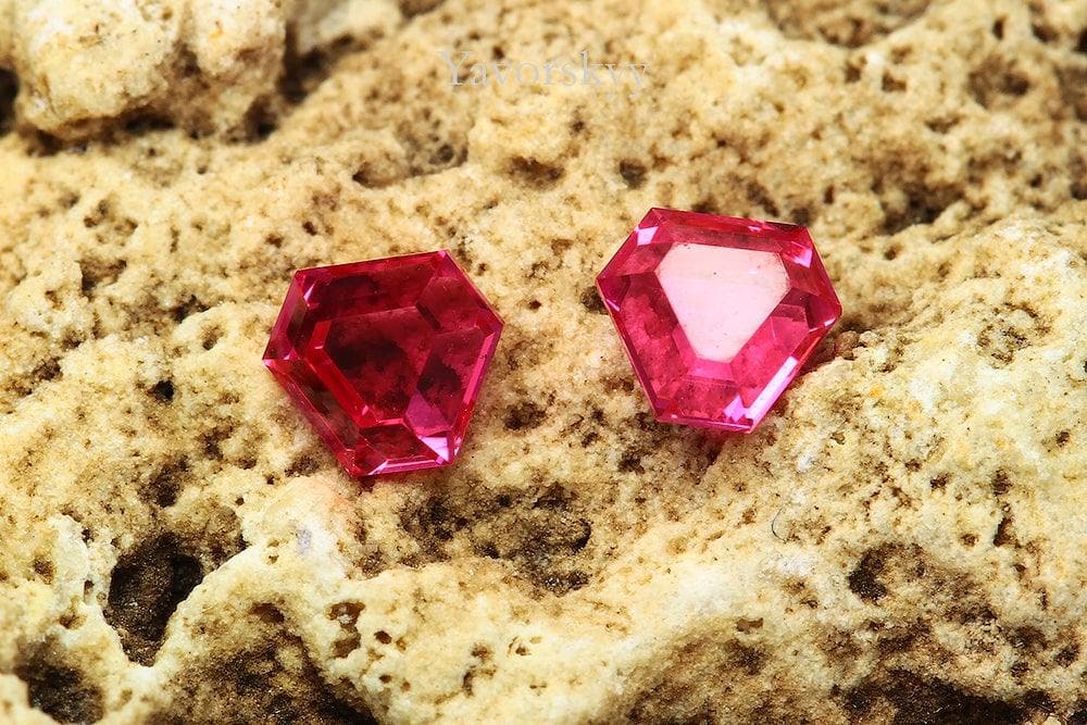 Pinkish-Red Spinel 0.34 ct / 2 pcs - Yavorskyy