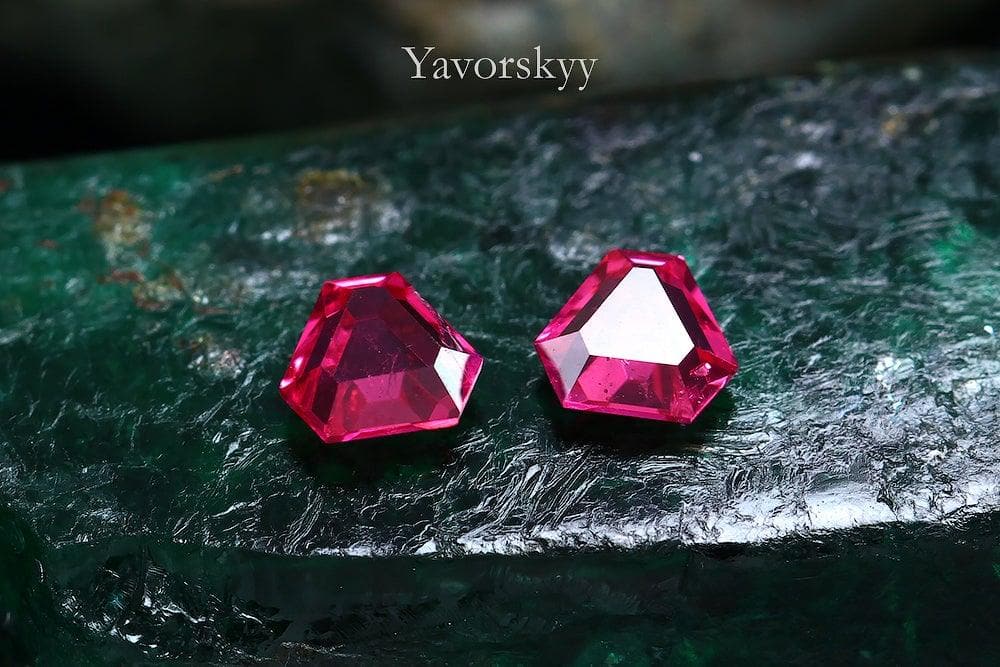Top view photo of  pinkish-red spinel 0.36 carat pair