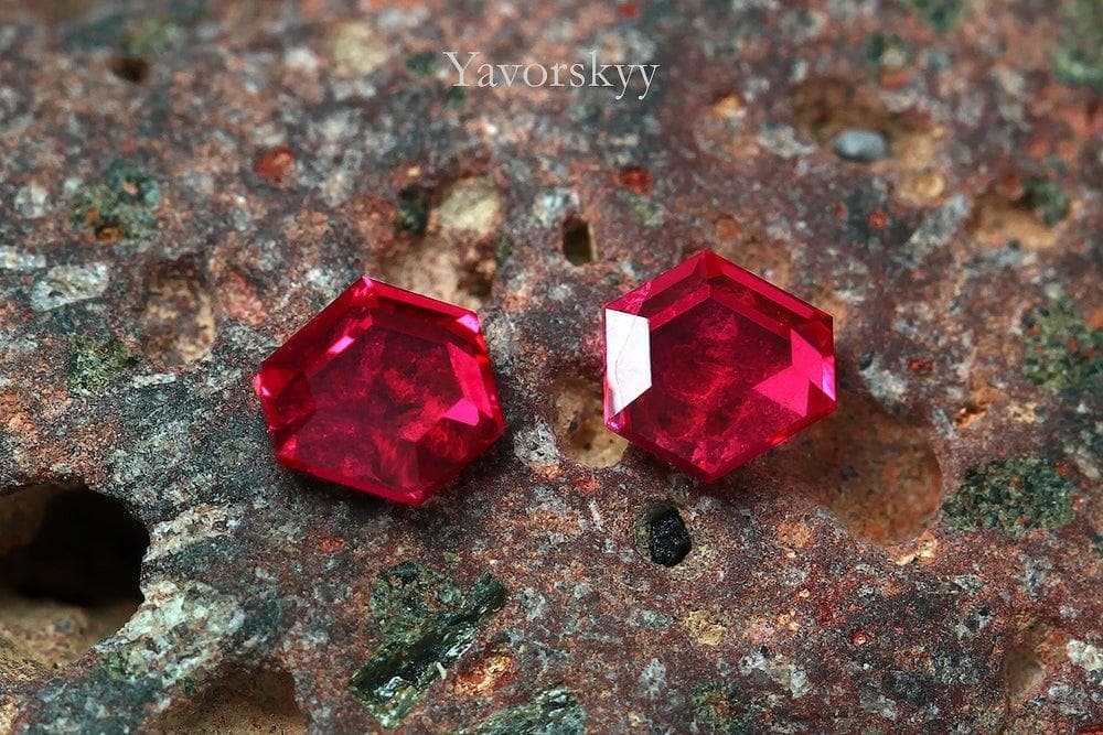 Photo of bottom view of pinkish-red spinel 0.41 ct matched pair