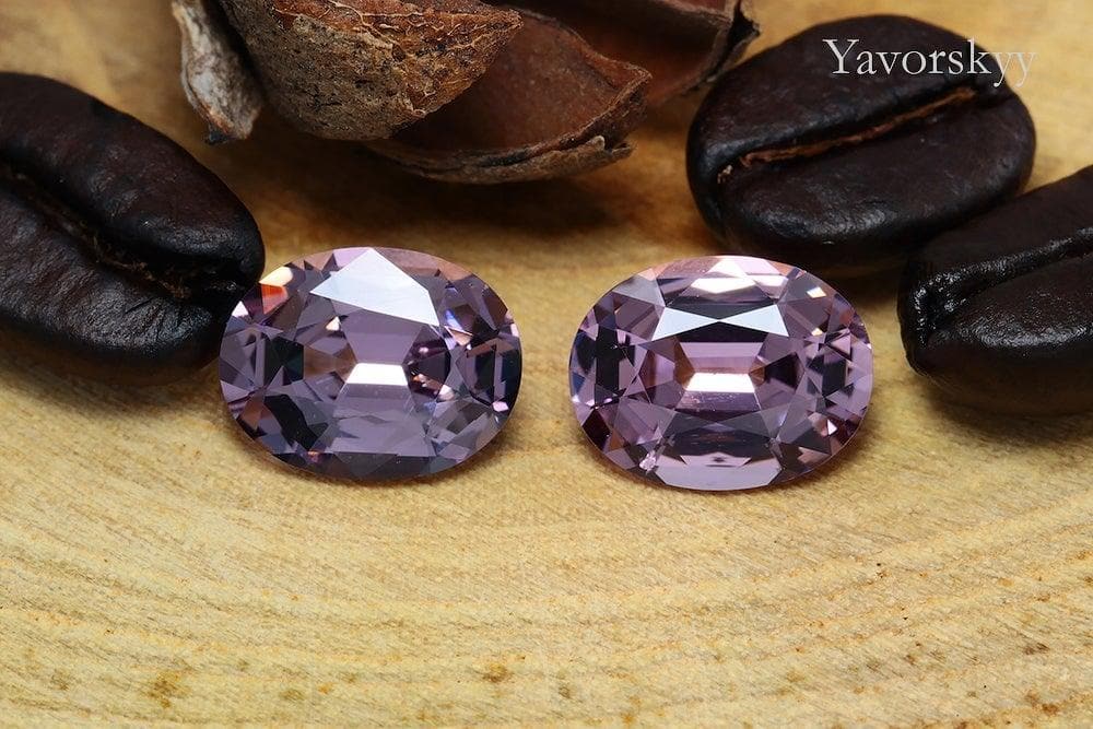 Pair of purple spinel oval 4.27 carats front view photo