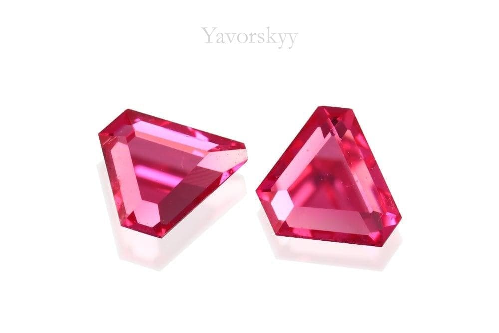 Photo of bottom view of red spinel 0.32 ct matched pair