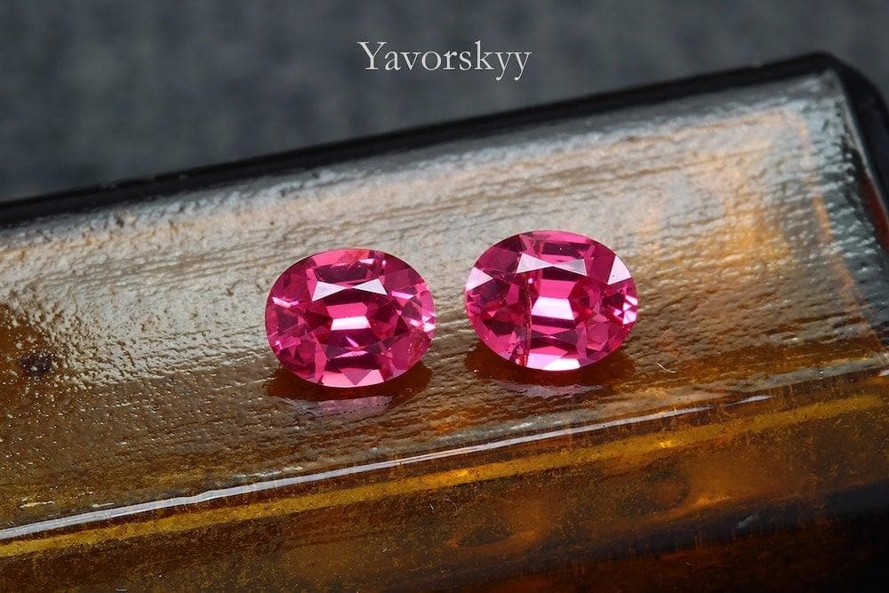 A matched pair of Spinel 0.41 ct front view picture