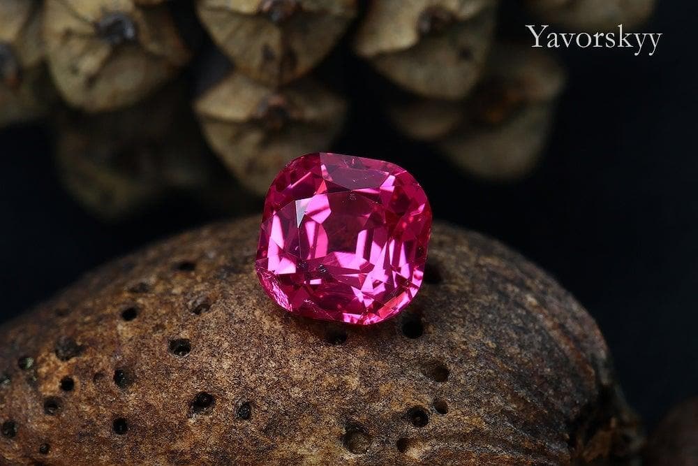 1.12 carats cushion shape spinel front view photo