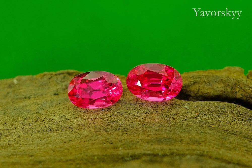 Back side picture of oval red spinel 1.73 cts matched pair