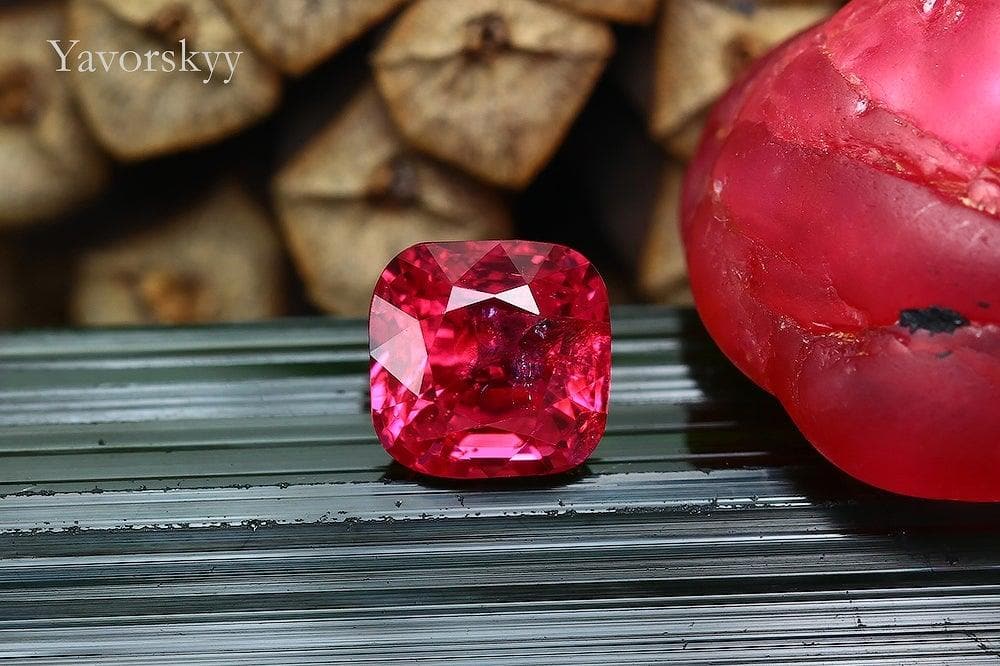 Front view picture of red spinel 1.02 carat