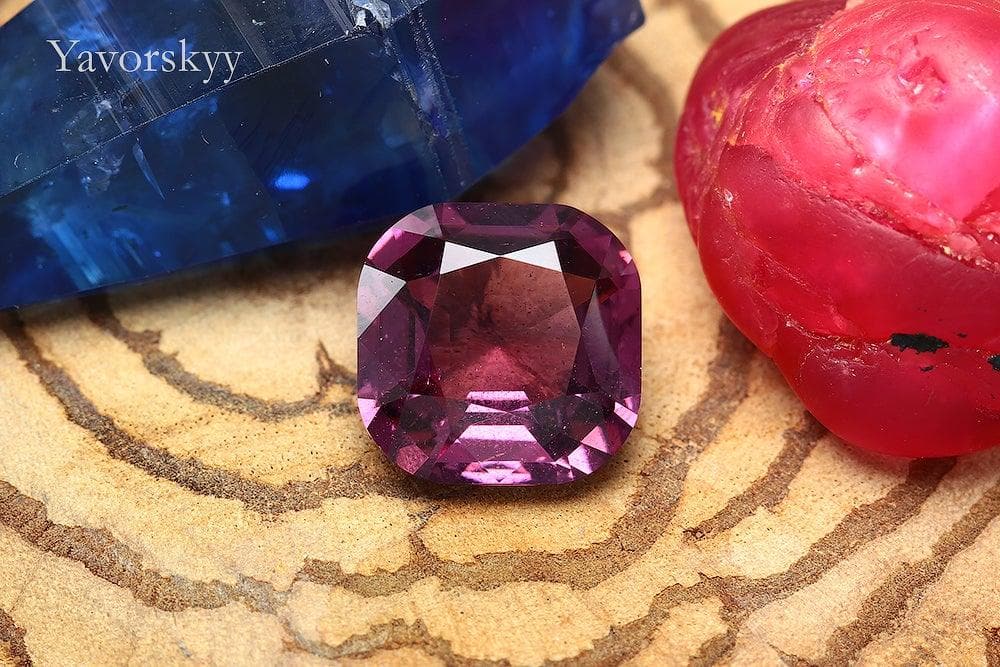 Rhodolite 2.35 cts top view image