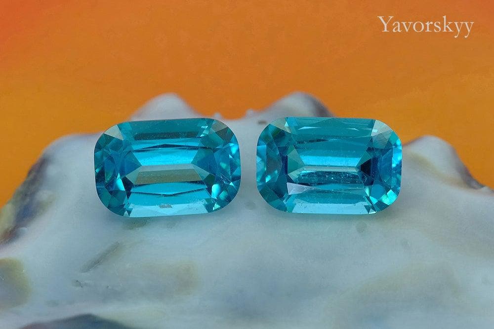 Top view picture of cushion tourmaline 2.33 cts match pair