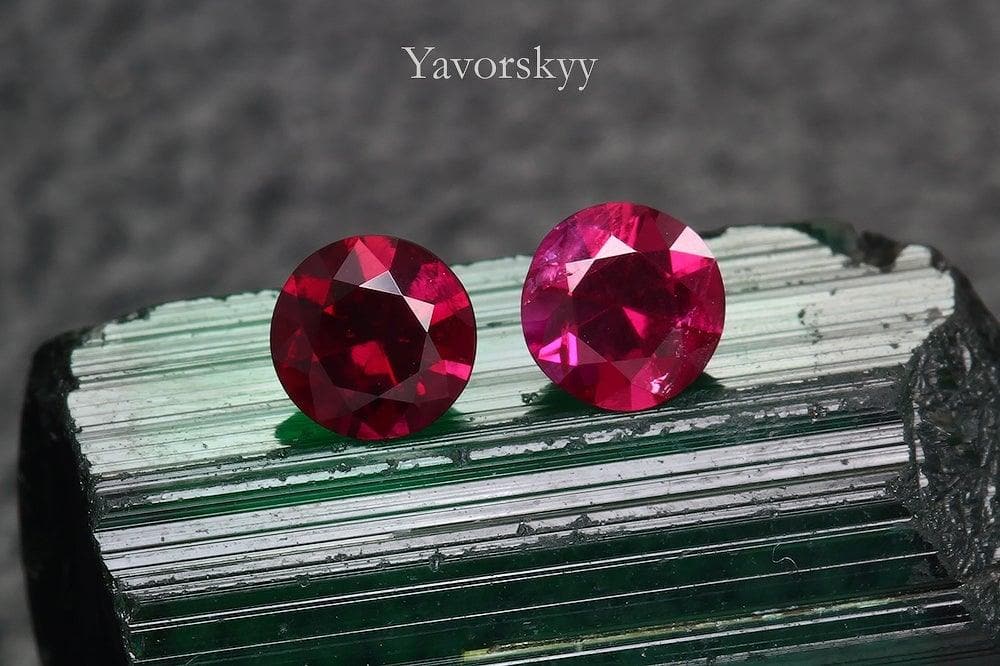 A matched pair of rubies round 0.34 ct front view picture