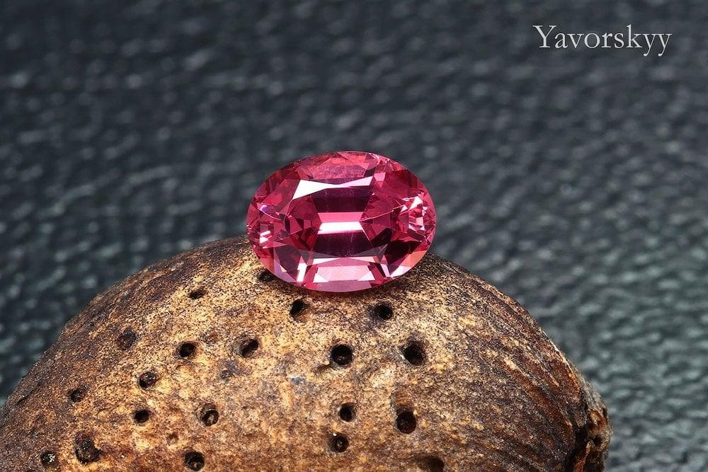 A picture of beautiful red spinel 1.01 ct