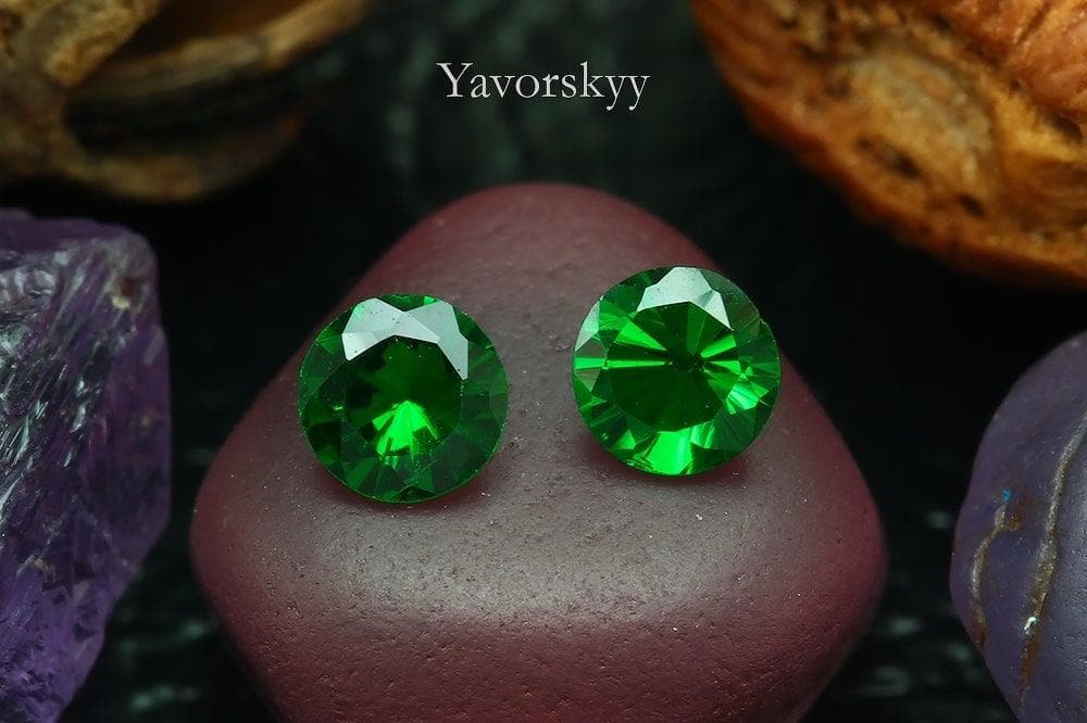 Pair of tsavorite round 0.21 carat front view picture