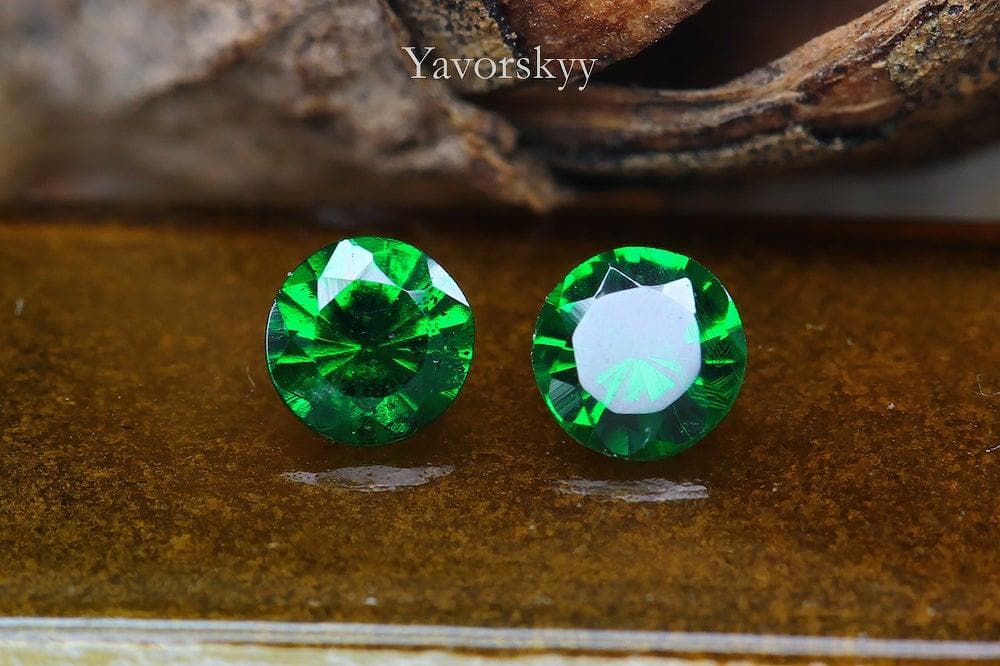 Natural tsavorite 0.25 carat pair