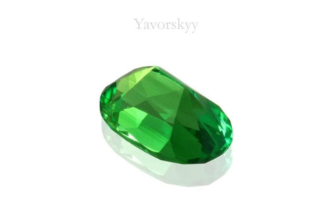 A photo of tsavorite 0.32 carat back side