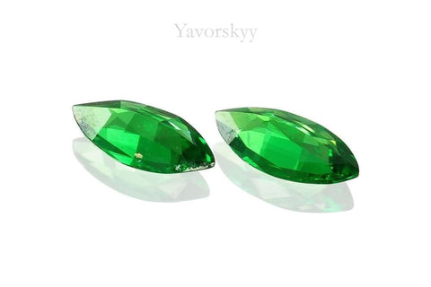 Photo of bottom view of tsavorite 0.38 carat matched pair