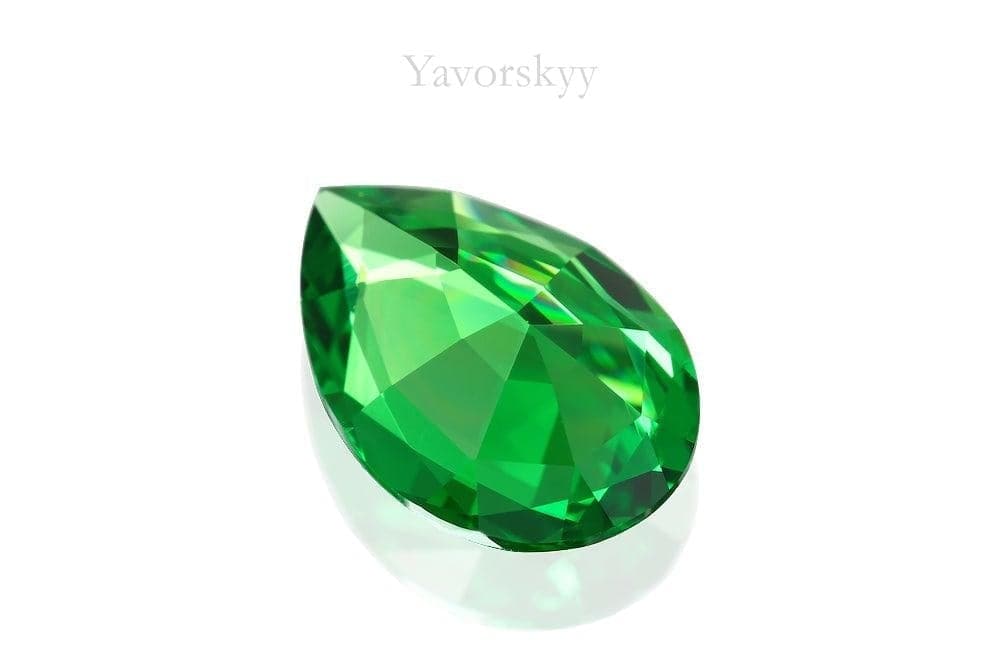 A bottom view picture of 1.26 ct tsavorite 