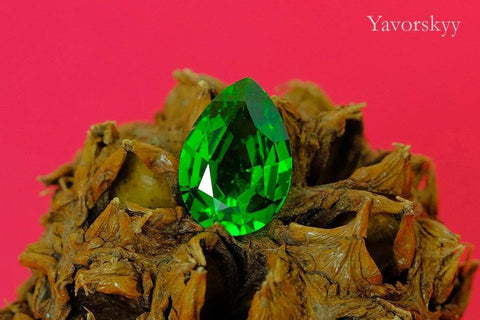 Pear tsavorite 1.26 carats front view image
