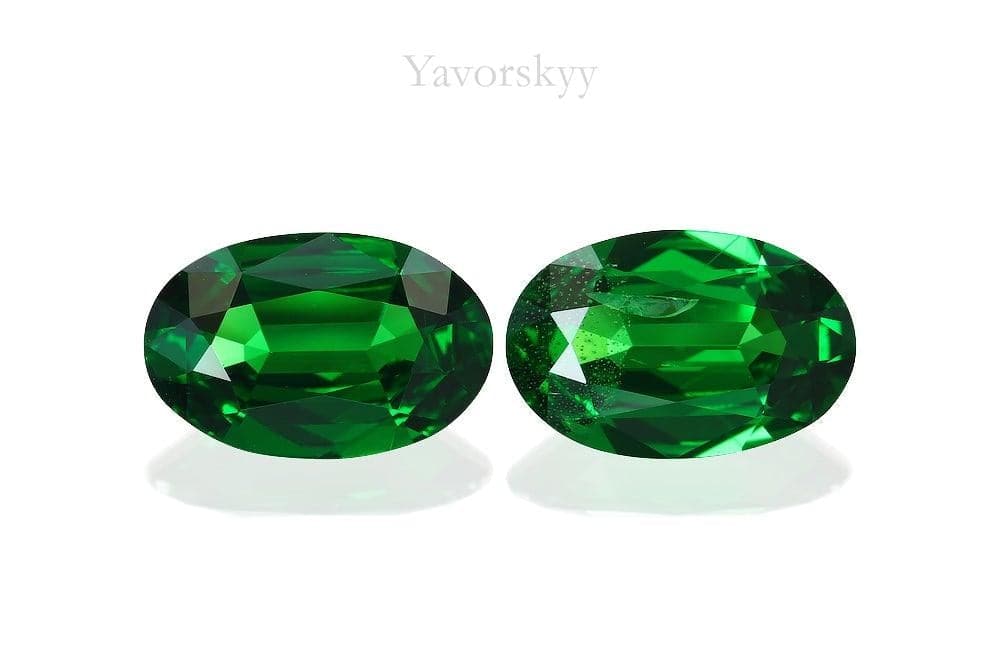 Top view picture of oval tsavorite 1.6 cts matched pair