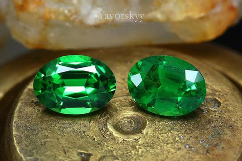 Pair of tsavorite oval 1.95 cts front view photo