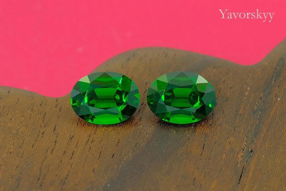 Match pair of tsavorite oval 2 cts front view photo