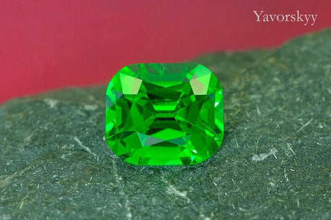 Tsavorite 2.87 cts - Yavorskyy