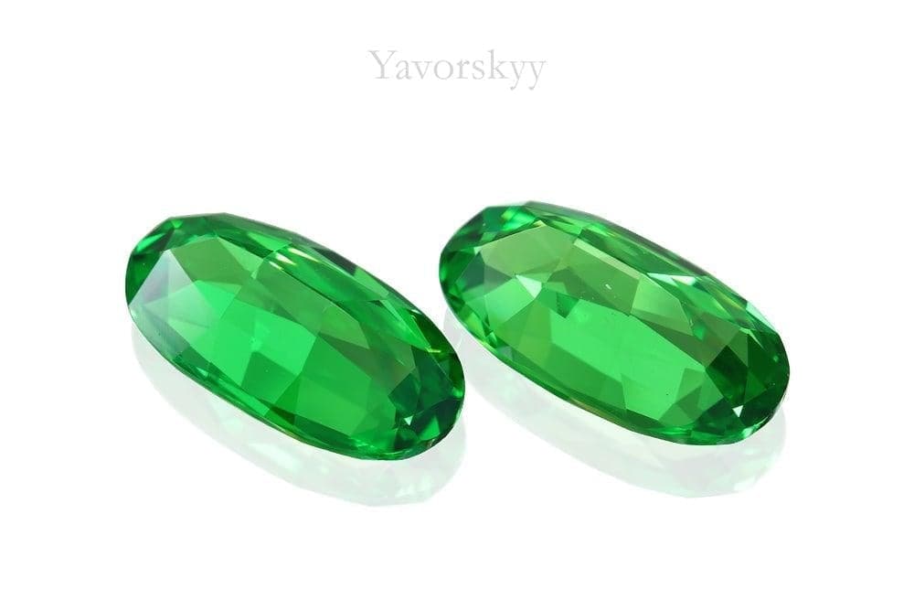 A matched pair of tsavorite oval 3.86 cts back side picture