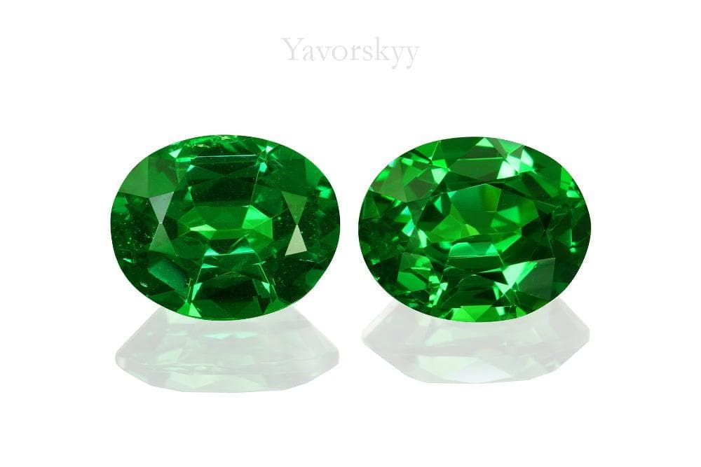 Top view image of oval tsavorite 4.98 cts pair