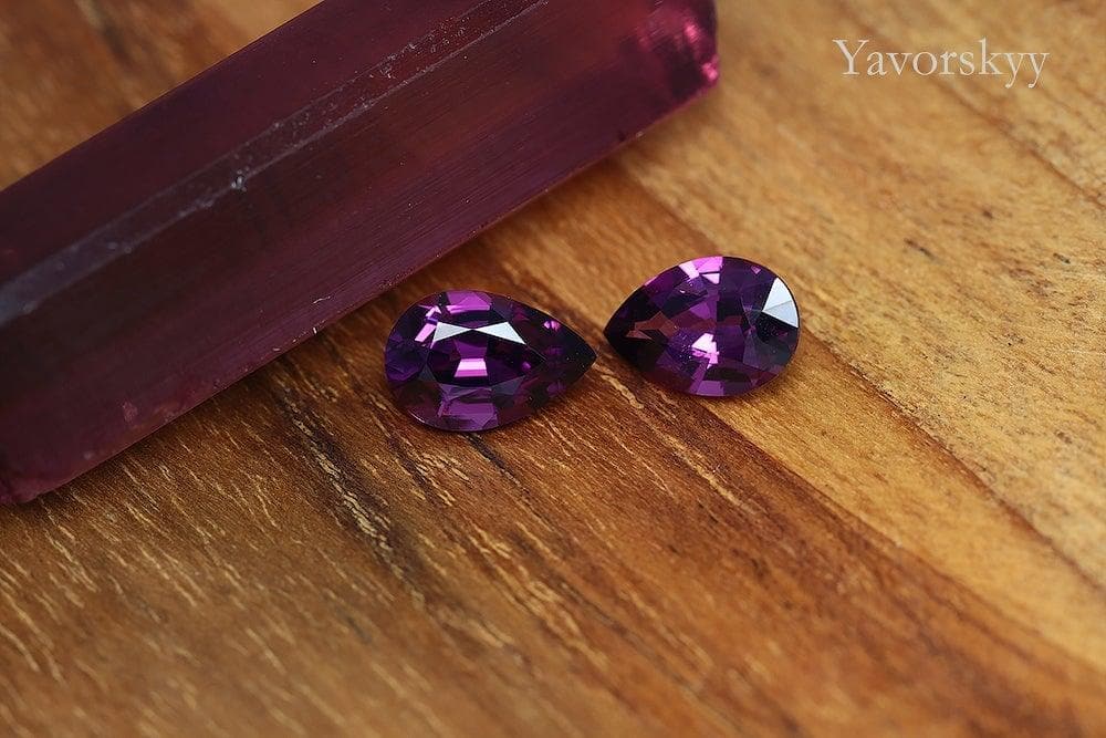 Front view photo of oval umbalite garnet 2.5 cts matched pair