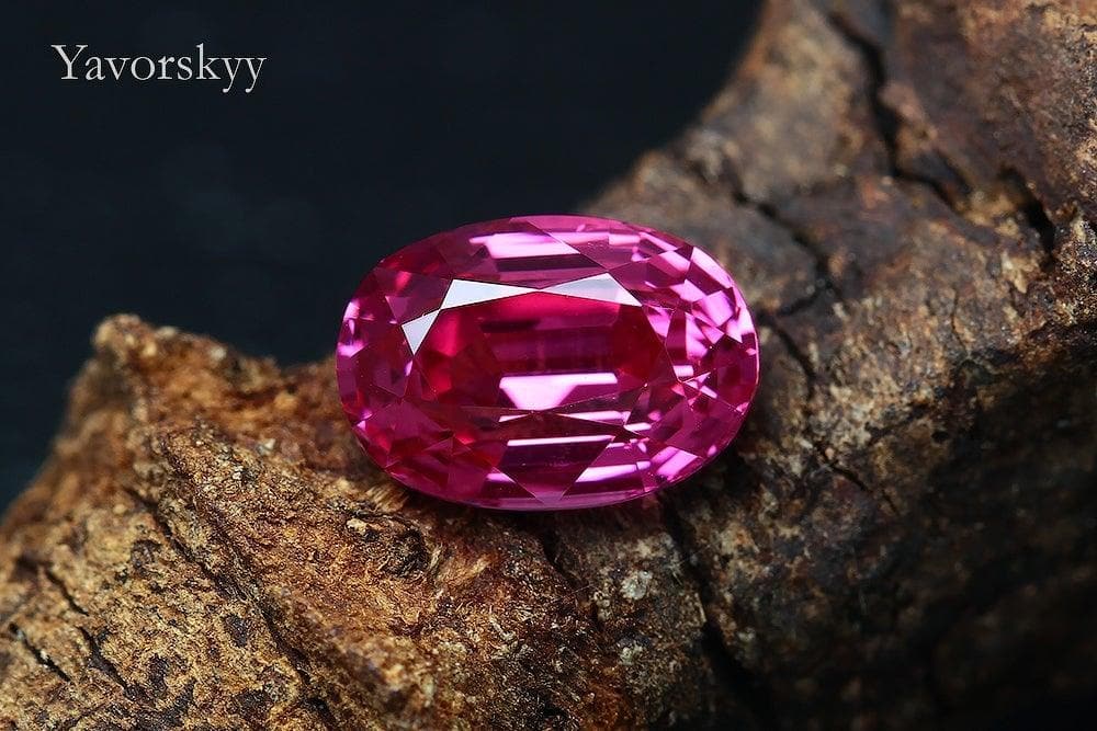 Oval shape spinel 1.69 cts top view image
