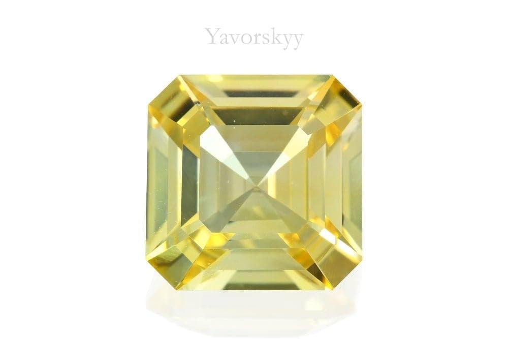 A top view image of yellow sapphire 7.74 carats